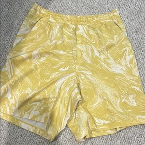 Men’s lululemon 6 inch shorts